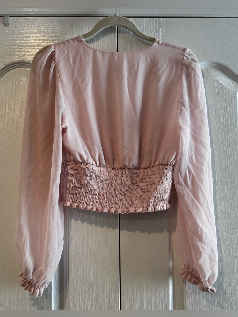 Wilfred Aritzia Soft Pink Long Sleeve V-neck Smocked Waist Blouse - Size M - Picture 5 of 6